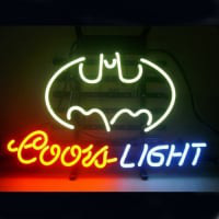 Coors Batman Sör Kocsma Nyitva Neontábla