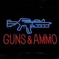 Guns And Ammo Neontábla