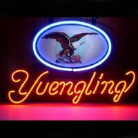 Yuengling Sör Kocsma Nyitva Neontábla